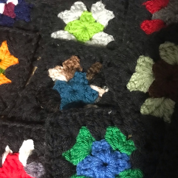Granny squares Lot Of 30 4 Inch Crocheted Individual Squares Multiple colors NEW - Picture 3 of 11